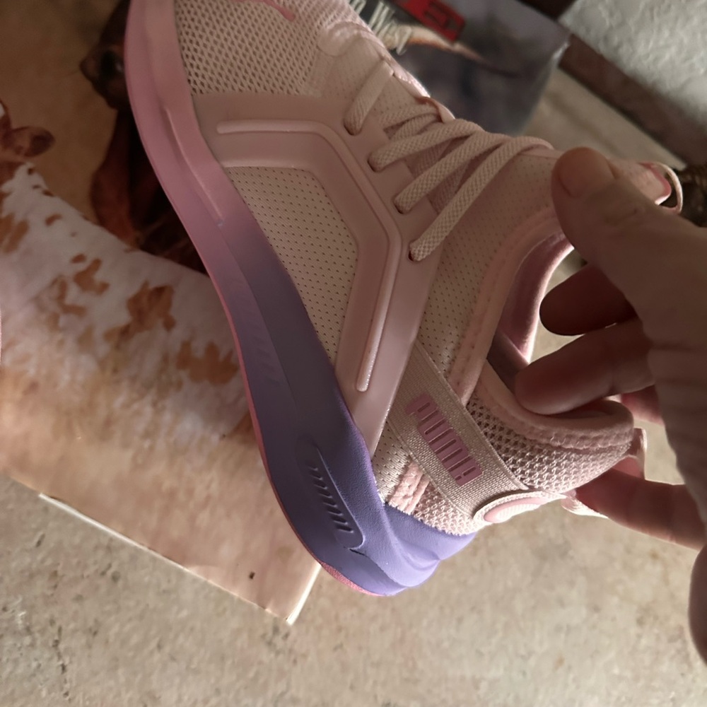 Puma Women's Pink and Purple Gradient Athletic Sneakers